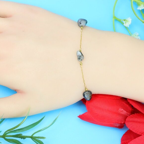 Chic & Stylish Bracelet – A Thoughtful Gift for Women and Girls, DYC1626 - Picture 2 of 10